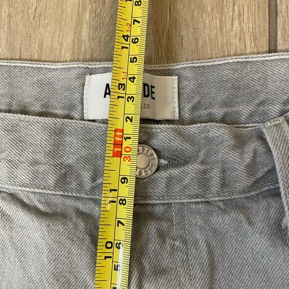 AGOLDE 90s Pinch Waist Jeans Women’s 31 Light Wash Button Fly USA - Picture 6 of 14